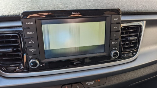 Kia Rio Navigation Display Reparatur Schwarz Weiss Streifen